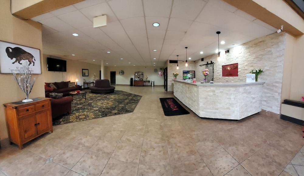 Ramada By Wyndham North Platte Hotel Екстериор снимка